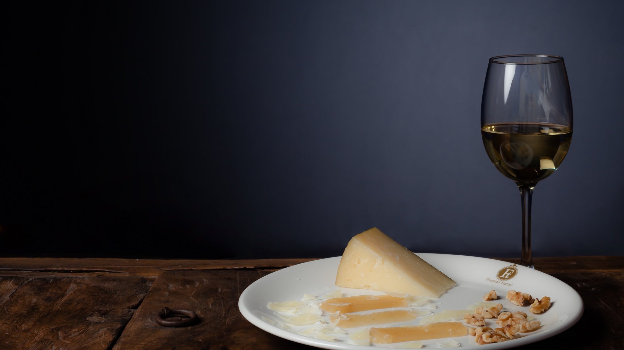 The Art of Pairing: Manchego Cheese and Wine