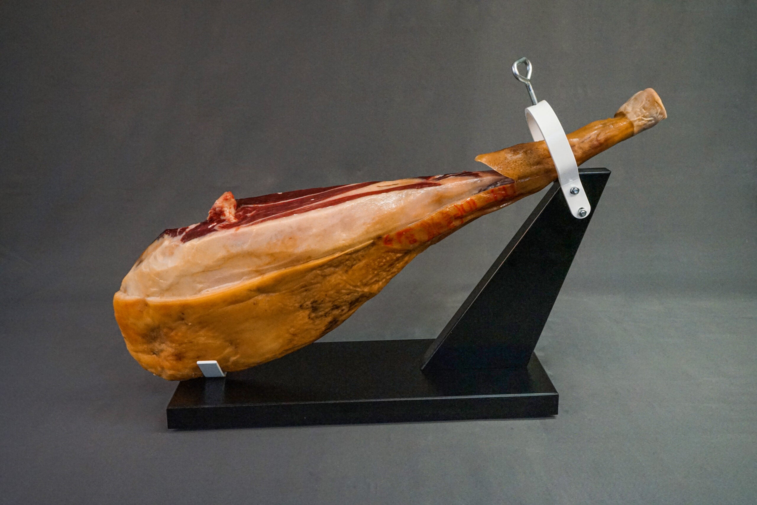 100 % Iberico Grain-fed Ham Free Range 5